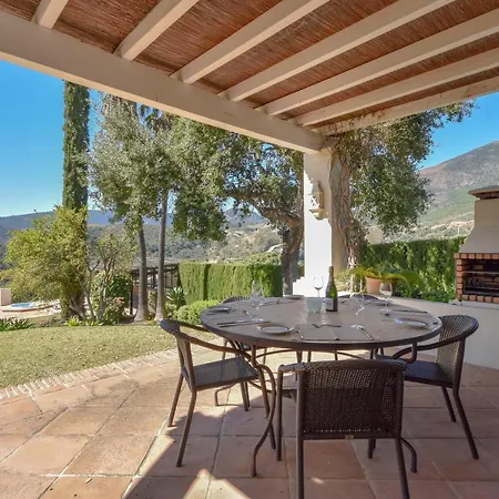 Disfruta De Privacidad Seguridad Y Naturaleza En La Zagaleta Villa *