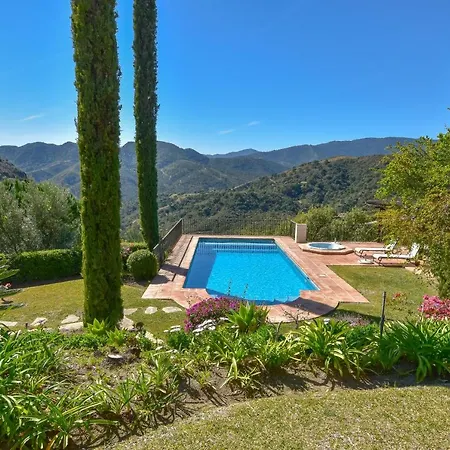 Disfruta De Privacidad Seguridad Y Naturaleza En La Zagaleta Villa *